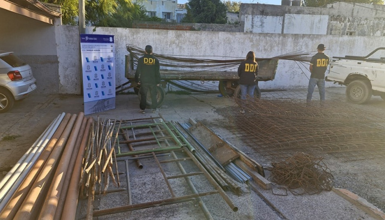 Escándalo: allanaron a empleados municipales por hurtos reiterados y venta de materiales de obras públicas