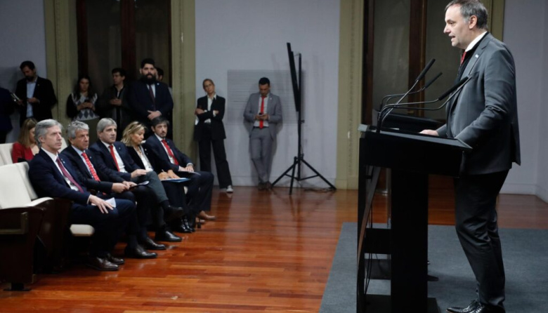 El Gobierno anunció un plan más moderado del esperado para blanquear dólares: el detalle de todas las medidas