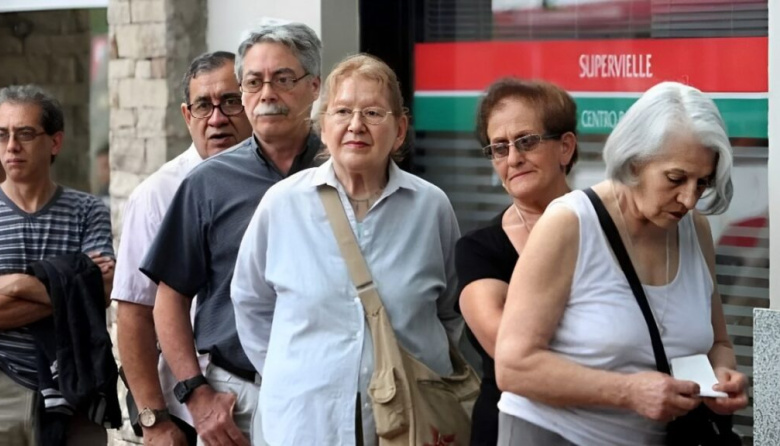 El Gobierno confirmó que vetará el aumento a los jubilados: “Es una irresponsabilidad política”