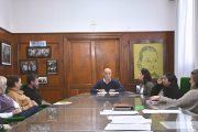 El Municipio anunció que desde el lunes limpiarán la zona céntrica para combatir la suciedad de los tordos