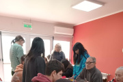 Integrantes del programa “Ecopibes” visitaron nuevamente el Hogar Inchauspe y realizaron actividades con adultos mayores